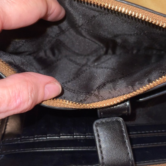 Michael Kors Large Double Zip Wallet / Wristlet with Blk/Wht Color Block - Picture 9 of 16